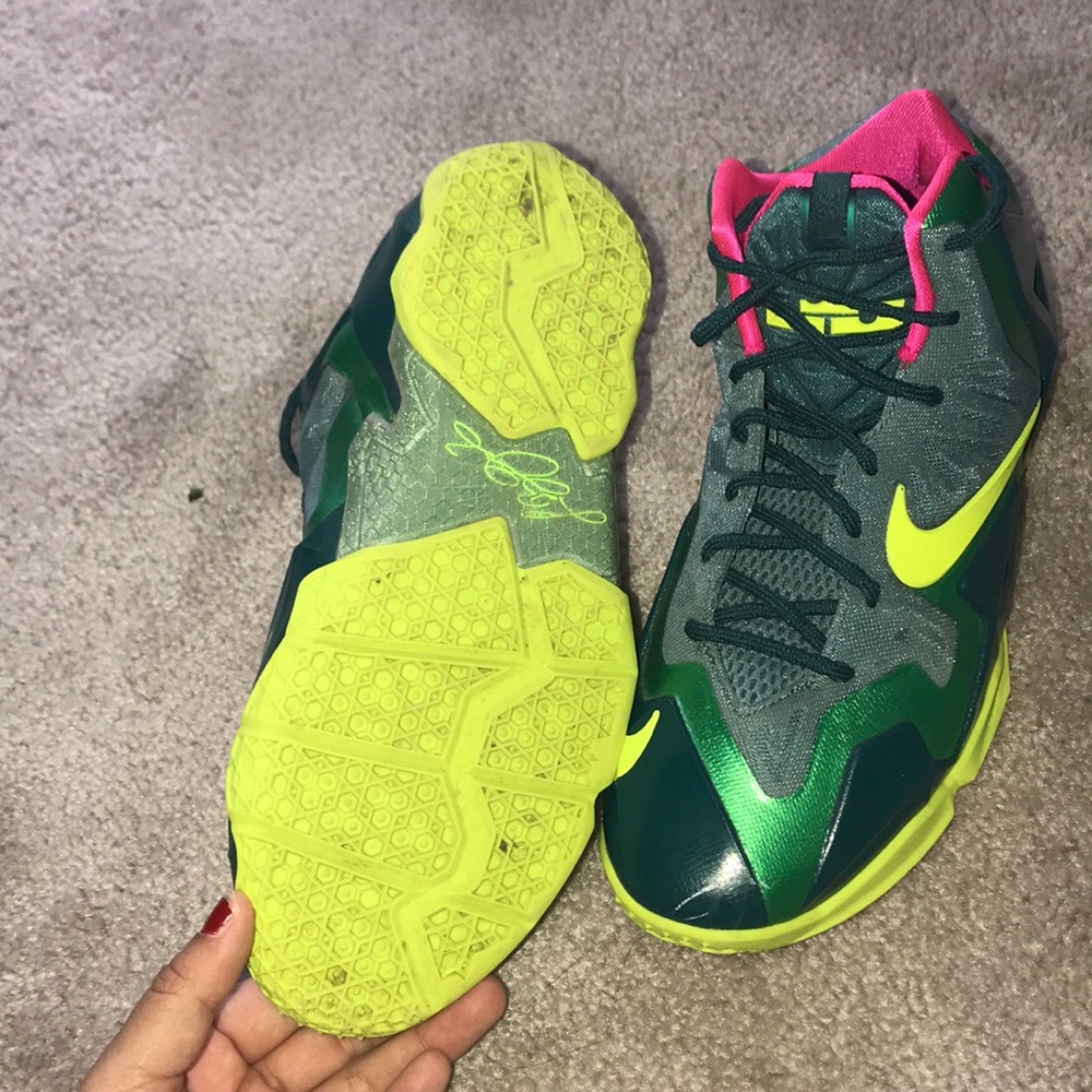 lebrons - Picture 3 of 4